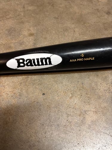 Baum White Stock Bat (-5) 26 oz 31" (Used)