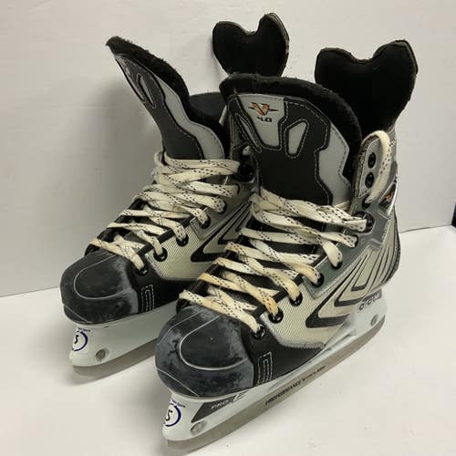 Used CCM VECTOR 4.0 Senior Hockey Skate Grey Senior 5 11855-S000207477