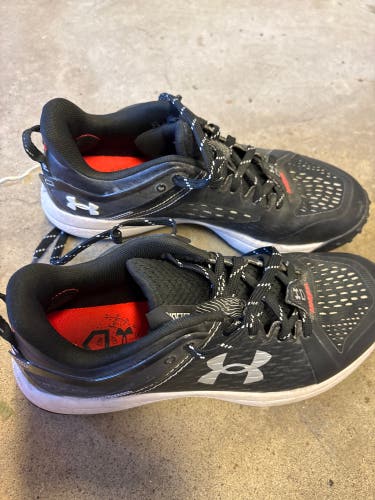 Men's 6.5Y (Big Kids / Youth) Youth Under Armour Yard Turf Shoes (Used)