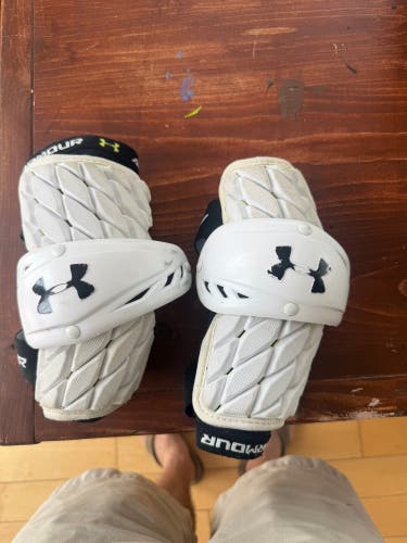 Medium Adult Under Armour VFT Plus Arm Pads (Used)