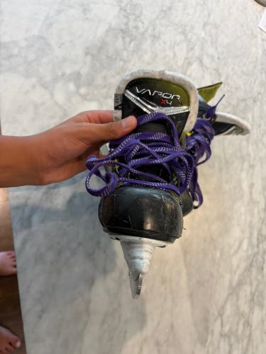 Black/Yellow 2023 Bauer Vapor X4 Hockey Skates Regular Width 12 (Used)