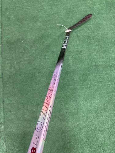 CCM JetSpeed FT8 Pro Hockey Stick Right Handed | P29 55 Flex (64")