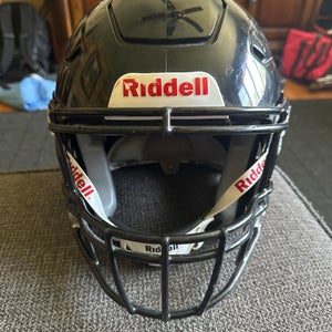 Black Youth Extra Large Riddell SpeedFlex Helmet (Used)