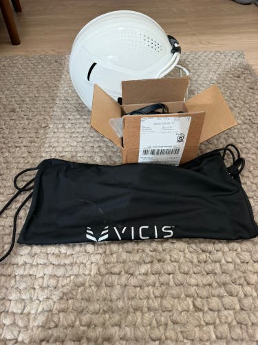 White Youth Large Vicis Helmet (excellent condition) some scuffs but never worn to play in