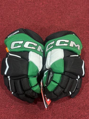 CCM HGPJSPP Gloves 13" Pro Stock (New) Item#ND13G