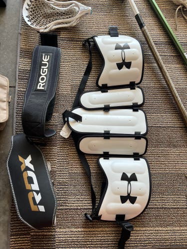 Adult Large Under Armour Rib Pad (Used)