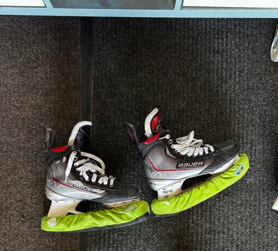 2021 Bauer vapor shift pros Hockey Skates Extra Wide Width 7.5 (Used)