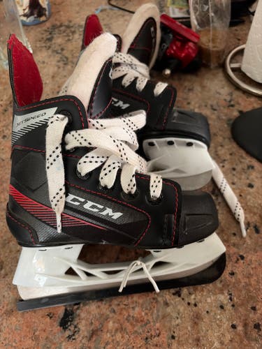 CCM JetSpeed FT455 Hockey Skates 8 (Used)
