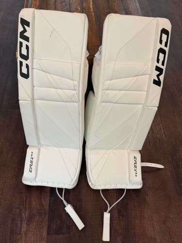 Used Junior 30" + 1" CCM Eflex 6.5 Goalie Leg Pads
