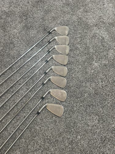 Men's 2005 TaylorMade Rac OS Right Handed Iron Set Stiff Flex (Used)