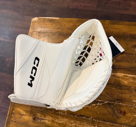 CCM AXIS A2.9 GOALIE GLOVE - INTERMEDIATE