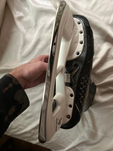 2024 Bauer Supreme Shadow Hockey Skates 9.5 (New)