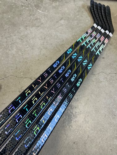 5 PACK 85 Flex Custom P28 Senior True Catalyst 9x3 Left Hand Hockey Stick Pro Stock (New)