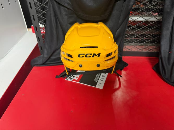 Medium CCM Tacks 720 Helmet (New)