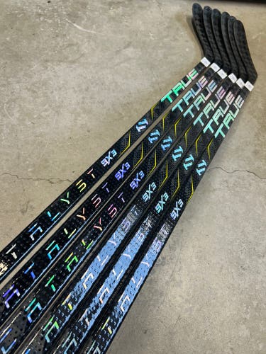 6 PACK 85 Flex Custom P28 Senior True Catalyst 9x3 Left Hand Hockey Stick Pro Stock (New)