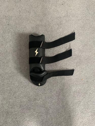 Black Bruce Bolt leg guard (right/Left handed hitter)