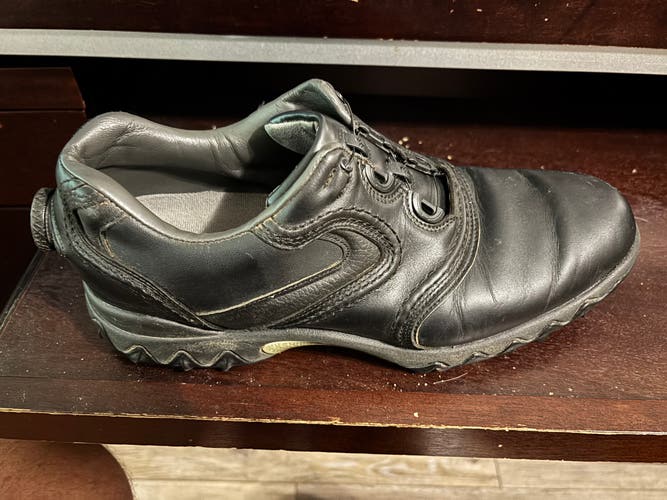 Men's black laceless Size M 10.0 M Footjoy Contour Casual Golf Shoes (Used)