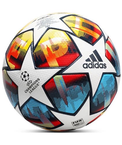 OFFICIAL UEFA CHAMPIONS LEAGUE PRO SOCCER BALL
ST. PETERSBURG SIZE 5