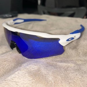 Unisex One Size Fits All Oakley Radar EV Sunglasses (New)