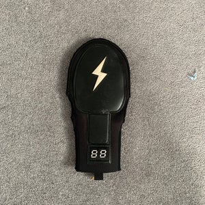 Black Bruce Bolt sliding mitt (right/left handed