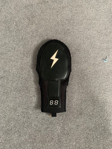 Black Bruce Bolt sliding mitt (right/left handed