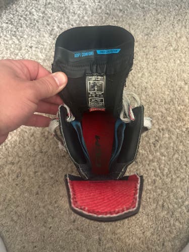Black CCM JetSpeed Vibe Hockey Skates Regular Width Size 2 (Used)