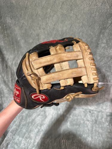 Black Rawlings Gold Glove Elite RH Outfield Baseball Glove 12" (Used)