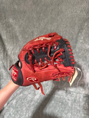 Red Rawlings Gamer XLE RH Outfield Baseball Glove 11.5" (Used)