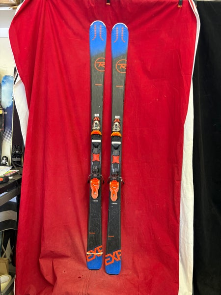 Skis: Rossignol Experience 80 Ci skis, 174cm.
Bindings: Look Xpress 11
Binding Range: 260-374mm
All