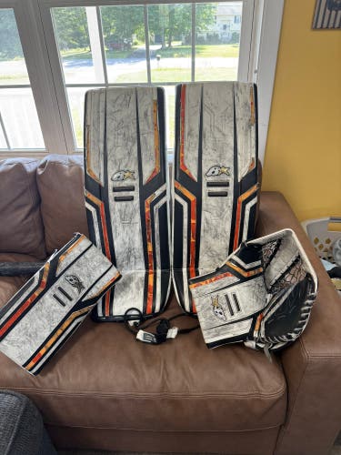 31" Brian's Optik x3 Regular Goalie Full Set (Used)