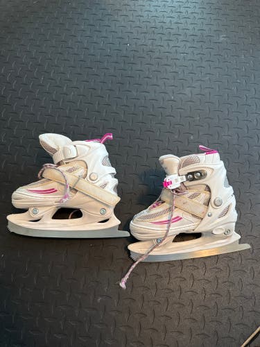 Adjustable Junior 10-13 Youth Figure Skates B (Used)