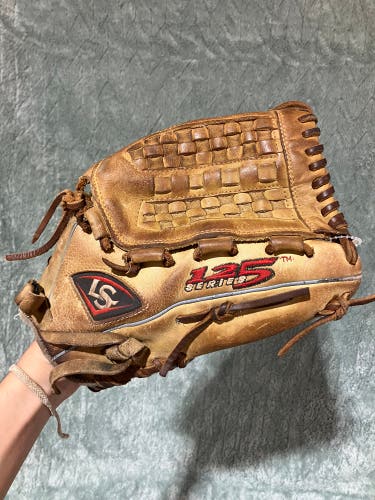 Brown Louisville Slugger 125 Series RH Pitcher's Baseball Glove 14" (Used)