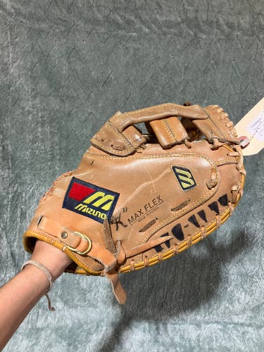Brown Mizuno MZC-25 RH Catcher's Baseball Glove 32" (Used)