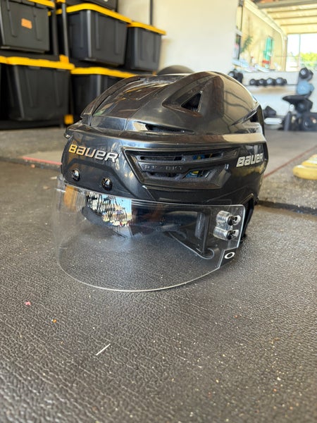 Medium Bauer Re-Akt 150 Helmet (Used)