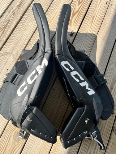 30" 2024 CCM Axis 2.5 Goalie Leg Pads (New)