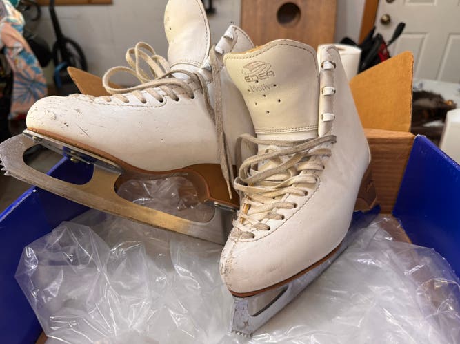 EDEA Motivo Figure Skates B Junior 3 (Used)