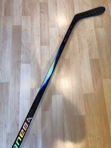 Senior Bauer Vapor Flylite Hockey Stick Right Handed P28 77 Flex (New)
