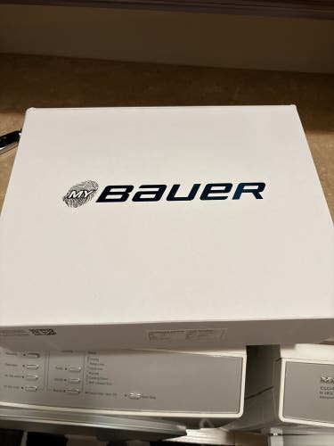 Black/White 2025 Bauer Vapor Flylite Hockey Skates Regular Width Pro Stock 8 (New)