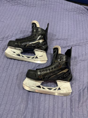 Black/Yellow CCM Tacks A27 Hockey Skates Regular Width Size 4 (Used)