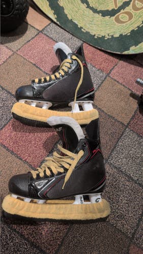 Black Graf PeakSpeed PK1100 Hockey Skates 7.5 (Used)