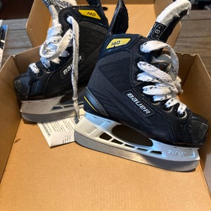 Bauer Supreme 140 Hockey Skates Regular Width 8 (Used)