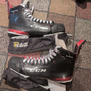 Hockey skates