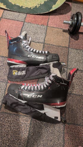 Hockey skates