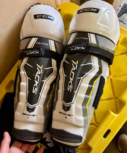 Senior CCM Ultra Tacks 15" Shin Pads - Like New