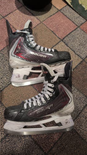 Hockey skates