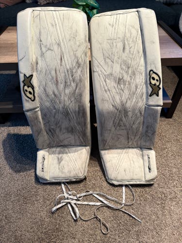33"  Brian's Sub-Zero 7.0 Goalie Leg Pads  (Used)