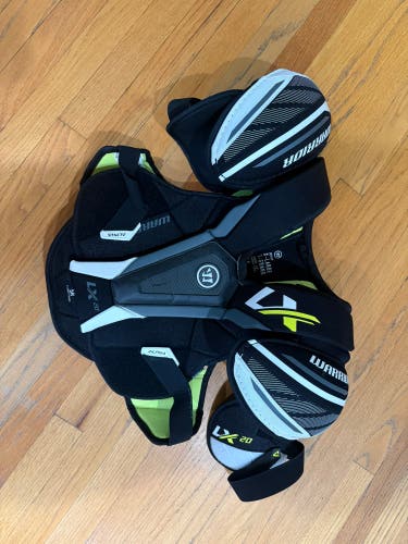 Men's XL Senior Warrior ALPHA LX 20 Shoulder Pads (Used)