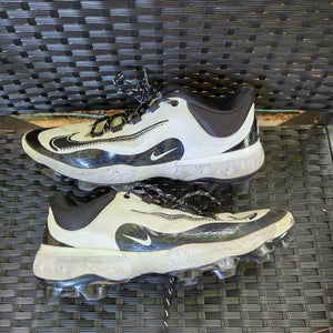 Men's Size 13.0 (W 14.0) Adult Nike Low Top Molded Cleats (Used)