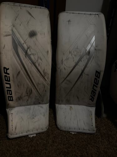 32" Bauer Vapor Hyperlite 2 Goalie Leg Pads (Used)