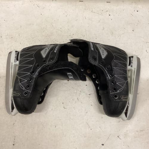 Used CCM INTRUDER Youth Hockey Skate Youth 08.0 11725-S000505383